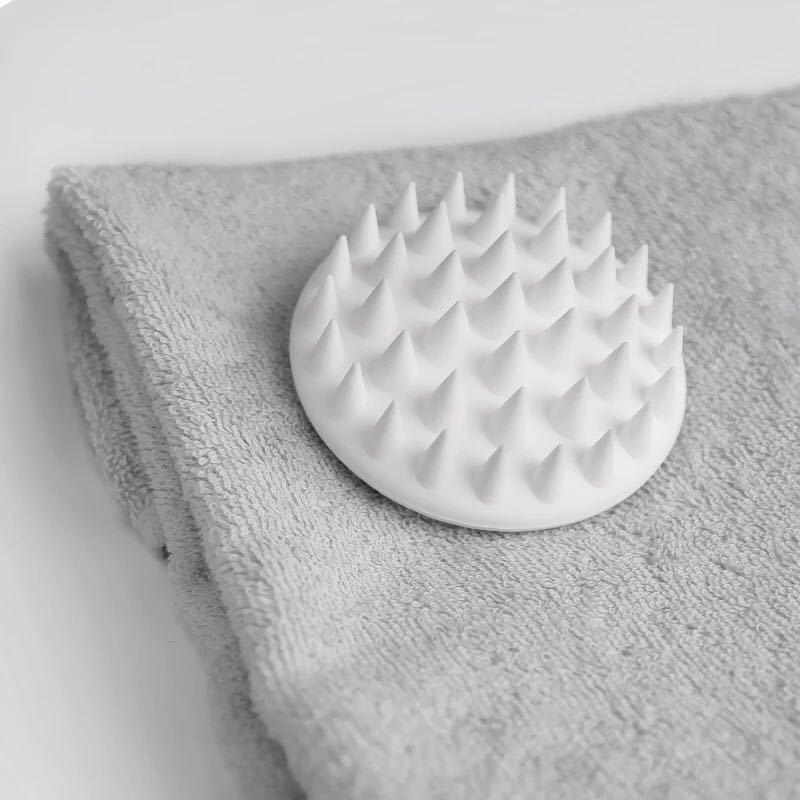 Pamper Paws - Silicone Cat Grooming Comb Brush